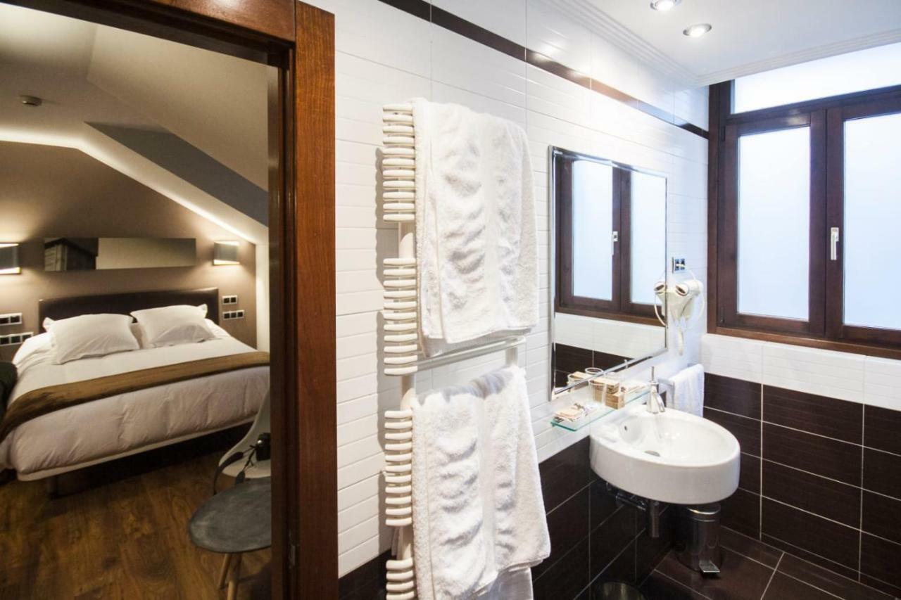 Hospedium Hotel La Casona Del Conde Norena Екстер'єр фото