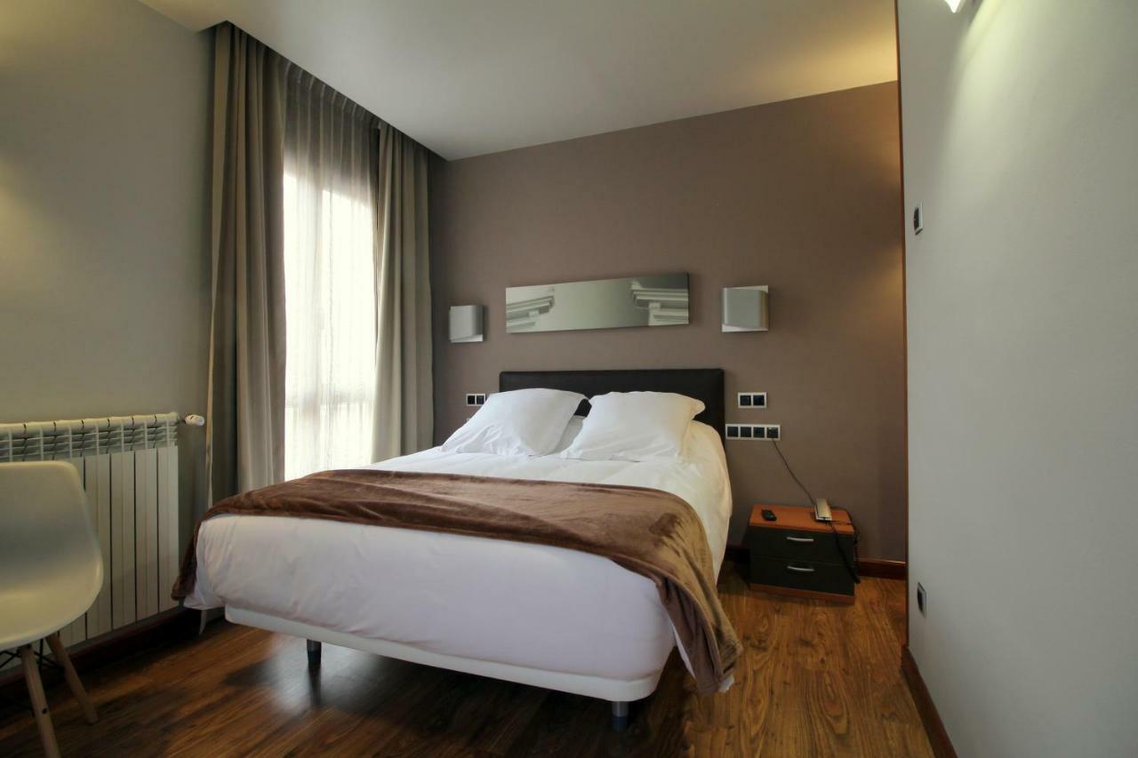 Hospedium Hotel La Casona Del Conde Norena Екстер'єр фото