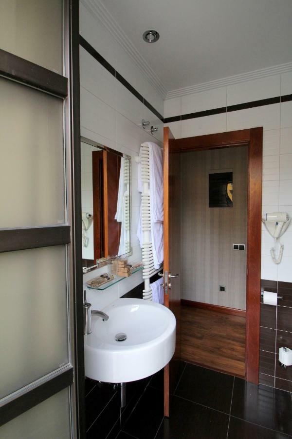 Hospedium Hotel La Casona Del Conde Norena Екстер'єр фото