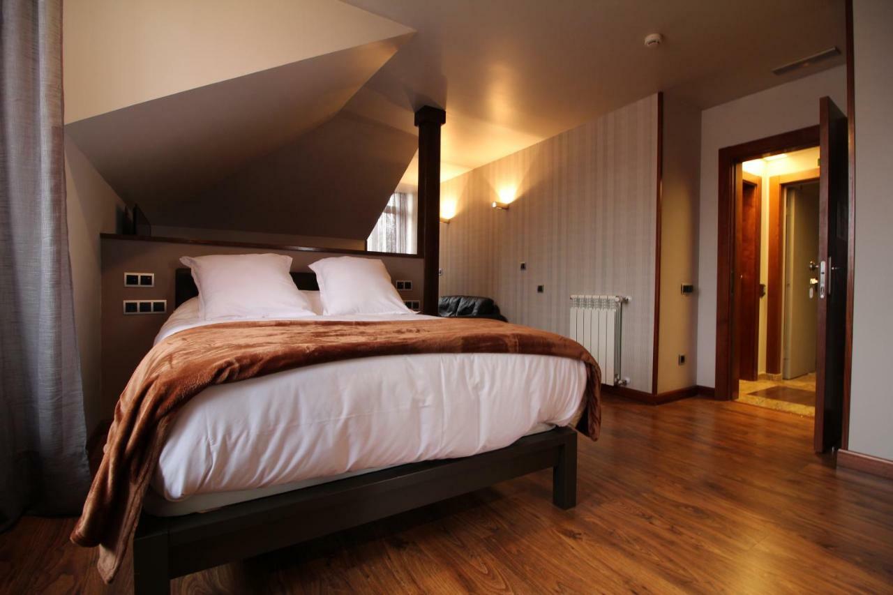 Hospedium Hotel La Casona Del Conde Norena Екстер'єр фото