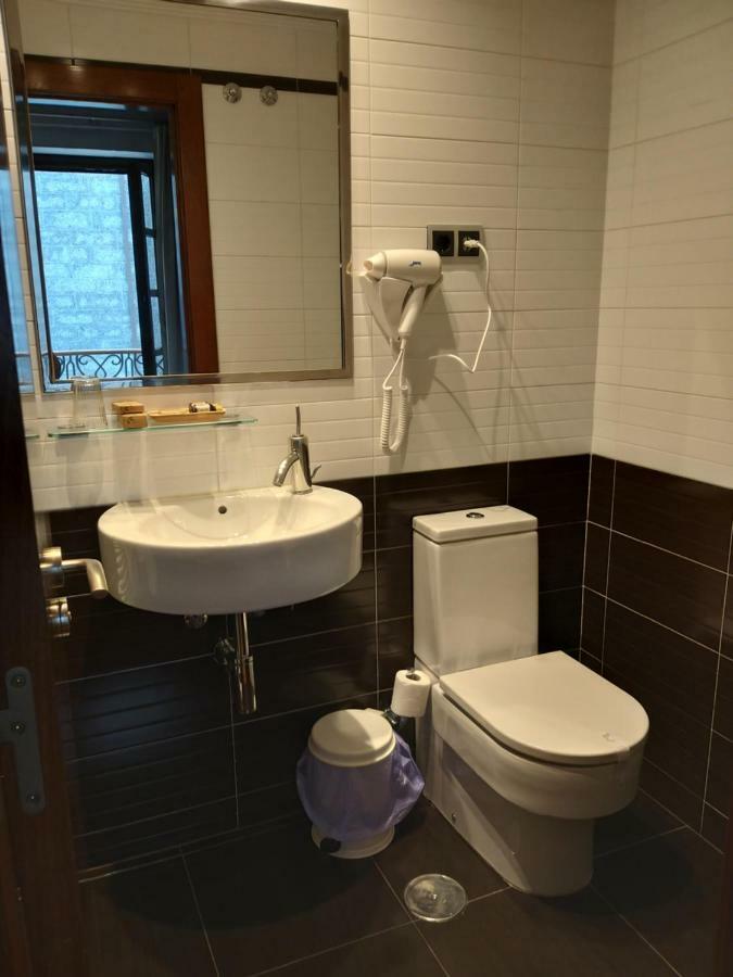 Hospedium Hotel La Casona Del Conde Norena Екстер'єр фото